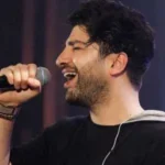 زدم بیرون از این خونه چشام بارونه بارونه