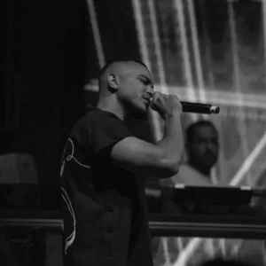 بزودی شدم معتاد تنهایی نه کسی میاد و نه من جایی میرم