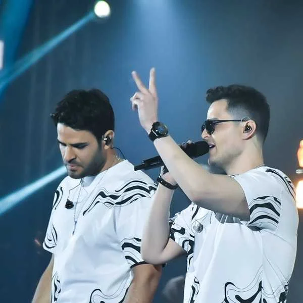 دانلود آهنگ زنگ بزن بهم بگو کجایی بیا حلش کنیم دوتایی ایوان بند