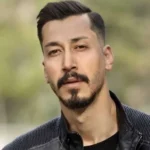 قشنگ تر از چشات کجاست بگو برم بجورم