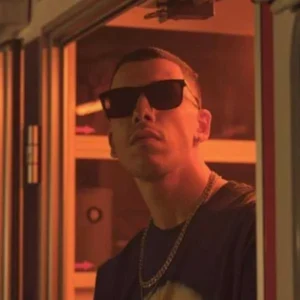 آهنگ کوروش و هومان پارانویا