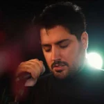 بهم بگو کی مثل من موهاتو میبافه