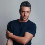 اون قلبمو برداشت گرفت تو دستاش