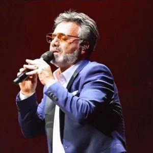 آهنگ معین لحظه ها