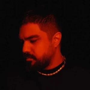 آهنگ تویی آروم دلم نیستی داغون دلم