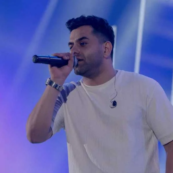 دانلود آهنگ من در خطرم بی عشق بی بال و پرم بی عشق رضا بهرام دانلود آهنگ من در خطرم بی عشق بی بال و پرم بی عشق رضا بهرام