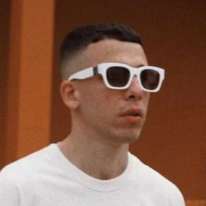 بزودی کوروش به کسی چیزی نگی