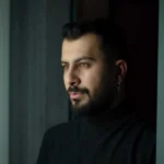 دیدم با غریبه ها بهتره حالت پشیمونم کردم آدم حسابت