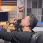 کش موهات دور مچ دستمه