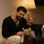ساکتو جمع کنم بریم به هیشکی نگیم که باهمیم