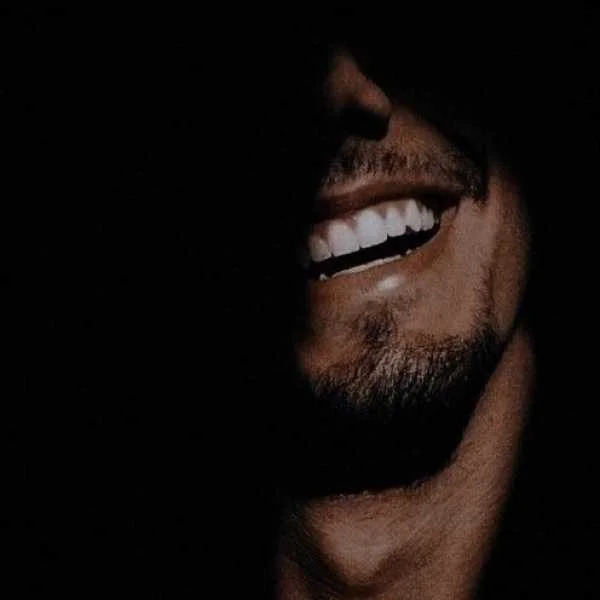 دانلود آهنگ مث من بگو کی فنته هر چی بشه باز یه چی کمته