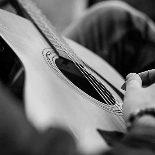 دانلود آهنگ بی صدا رفتم که این درد و بهت حالی کنم دانلود آهنگ بی صدا رفتم که این درد و بهت حالی کنم