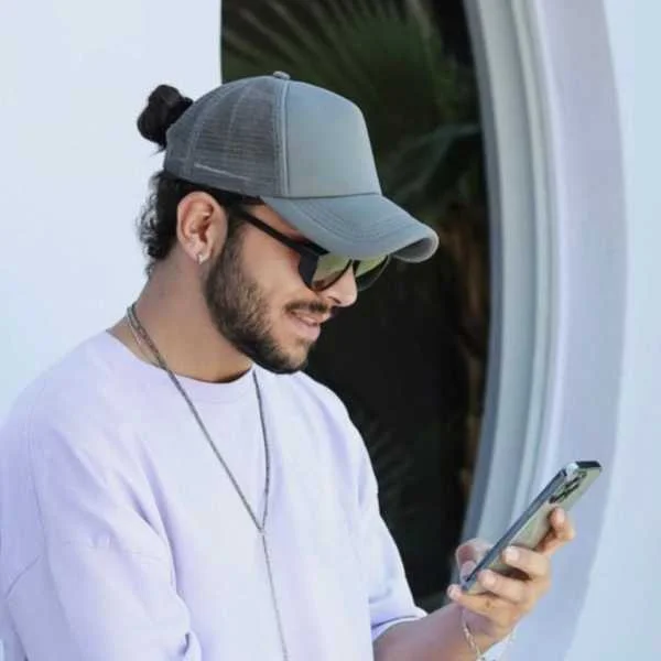 دانلود آهنگ بیب من هنوز پزتو میدم میدونی بهت حق جونمو میدم دانلود آهنگ بیب من هنوز پزتو میدم میدونی بهت حق جونمو میدم