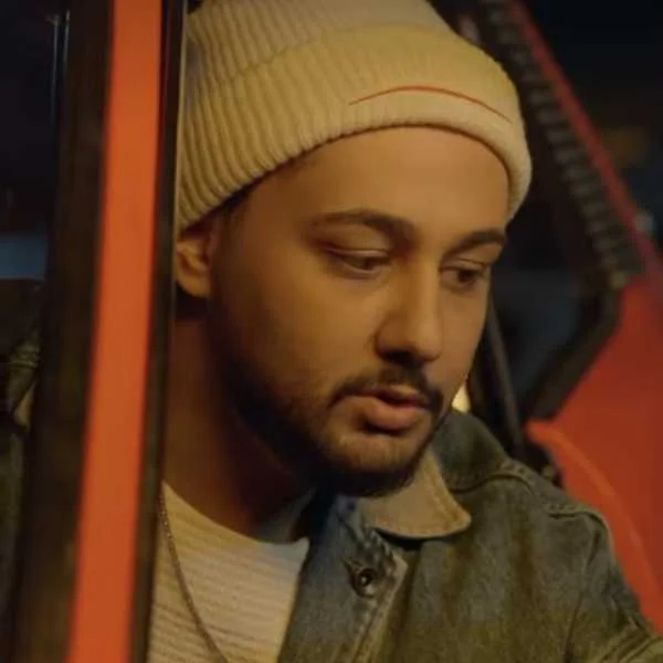 دانلود آهنگ من همونم که یه عمره دلش تنگ میشه واسه تو