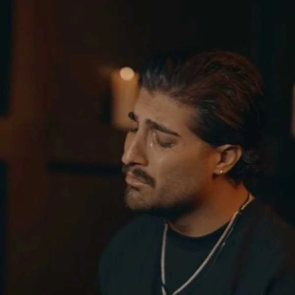 دانلود آهنگ قرارمون نبود به این زودی بری منه تنها بذاری تو خماری