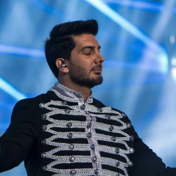 دانلود آهنگ فرزاد فرزین تمومش کن دانلود آهنگ فرزاد فرزین تمومش کن