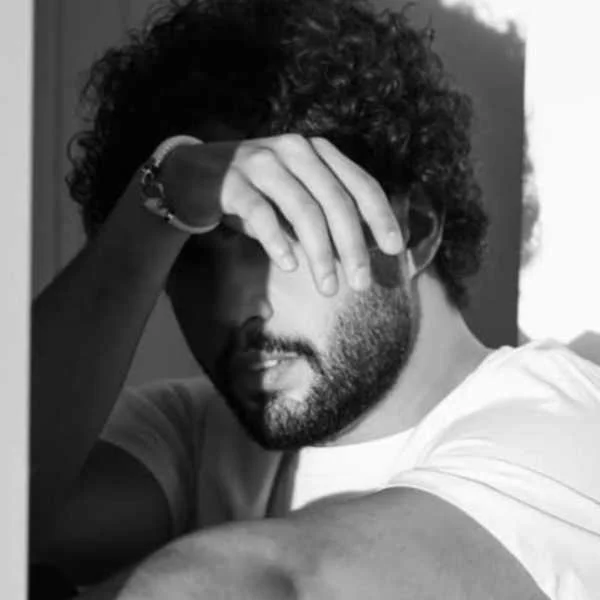 دانلود آهنگ ﻓﻜﺮﺷﻢ ﻧﻜﻦ ﺧﺴﺘﻪ ﺷﻢ ازت