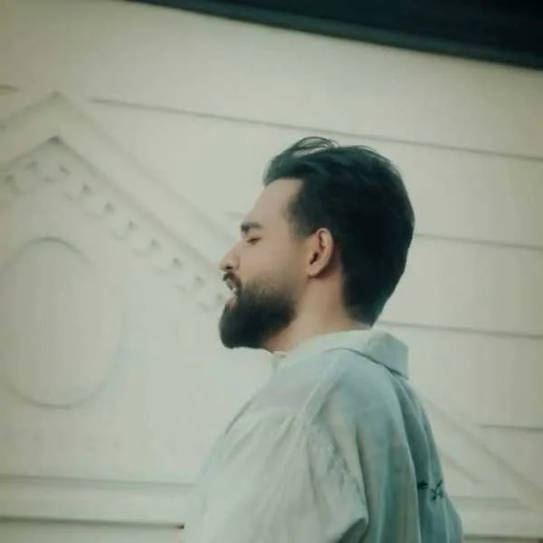 دانلود آهنگ یه روز دور و بریات میگن این آهنگ توئه دانلود آهنگ یه روز دور و بریات میگن این آهنگ توئه