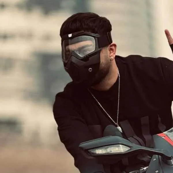 دانلود آهنگ سر مه خالی میکرد کمبود عقده هاشه