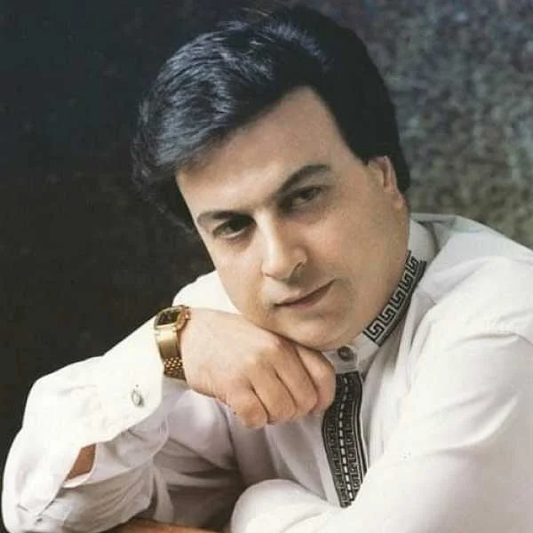 دانلود آهنگ عاشقم من دنیای من تویی تو دانلود آهنگ عاشقم من دنیای من تویی تو