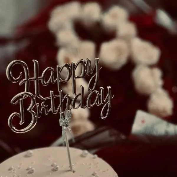 دانلود آهنگ فوت رو شمع کیکت رژ تو قرمزه دانلود آهنگ فوت رو شمع کیکت رژ تو قرمزه