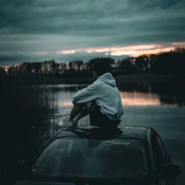 دانلود آهنگ همه جا گرمه نور میاد از چشا