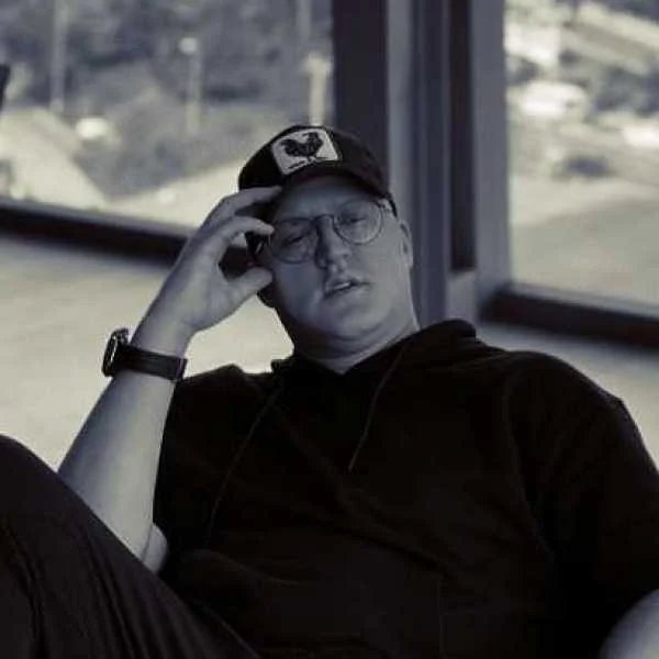 دانلود آهنگ ‌هی اگه داری صدامو کسی نیومده جامو