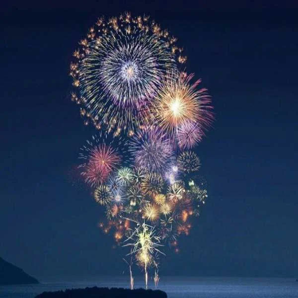 دانلود آهنگ صبح فردا میرسه شادی بکن