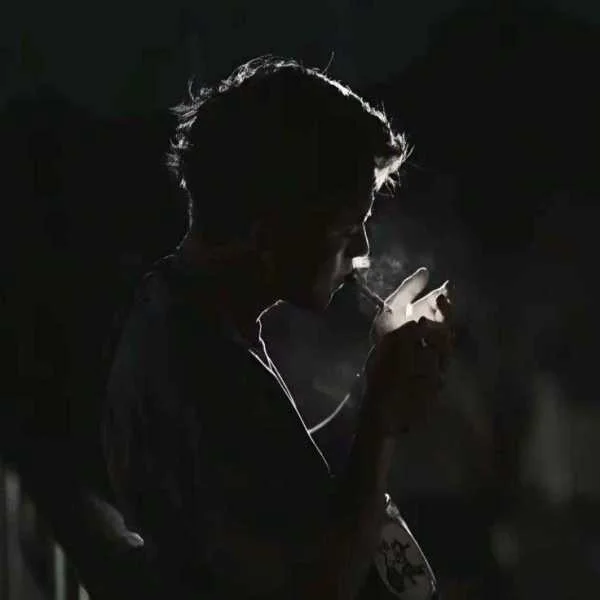 دانلود آهنگ حتی اگه بشکنه قلبم با تو می ارزه نرم