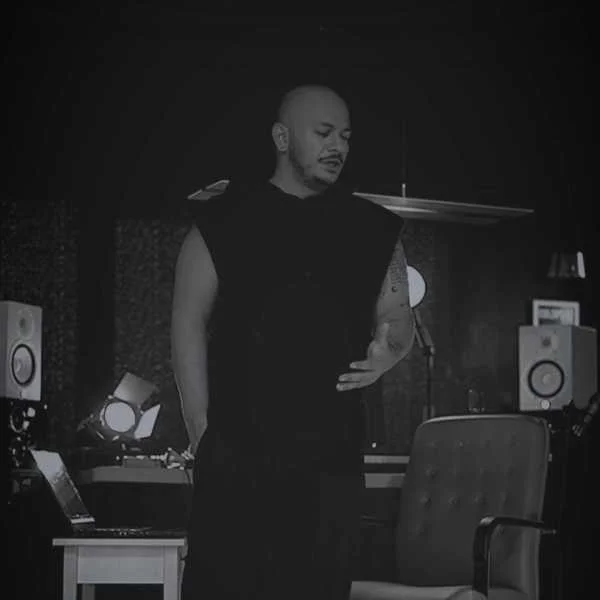 دانلود آهنگ من دلم تنگه و بیماره و بی تابه برات