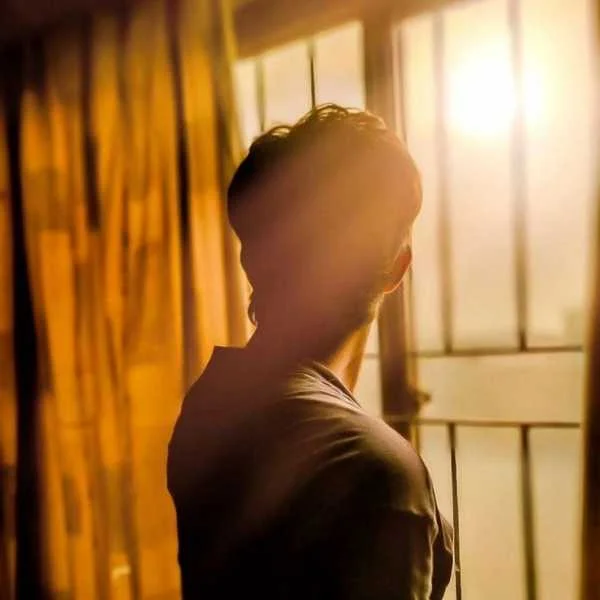 دانلود آهنگ از هجوم کرکسان شوم قلب من گرفت