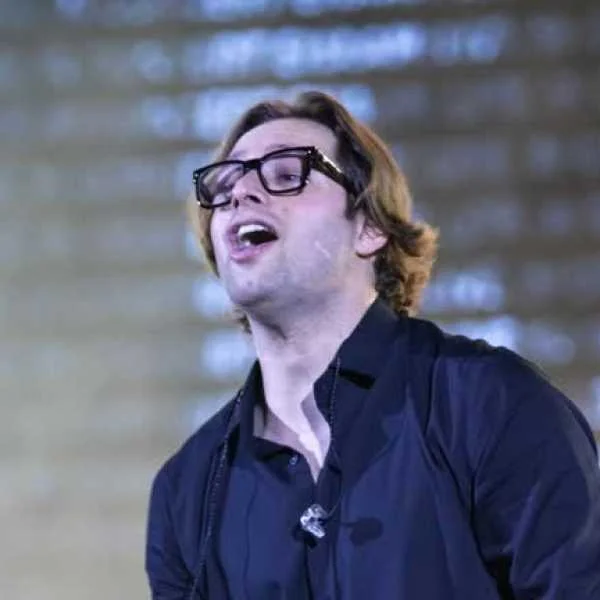 دانلود آهنگ بی من مرو ماه تمامم تو میتوانی من نمیتوانم