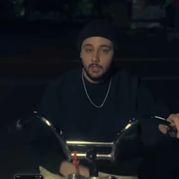 دانلود آهنگ مسکن قلبم مراقبتم من