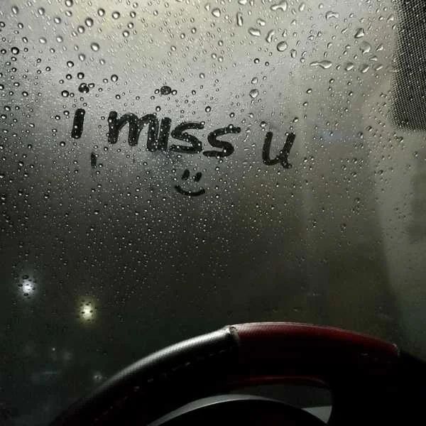 دانلود آهنگ رو لبم خندس ولی از تو خستم هوش مصنوعی