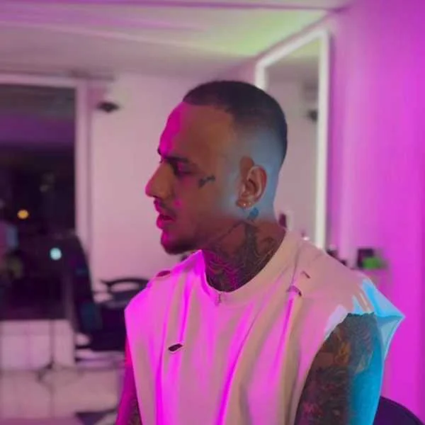 دانلود آهنگ دعوتم کن دخترم تو عروسیت دست میزنم دانلود آهنگ دعوتم کن دخترم تو عروسیت دست میزنم