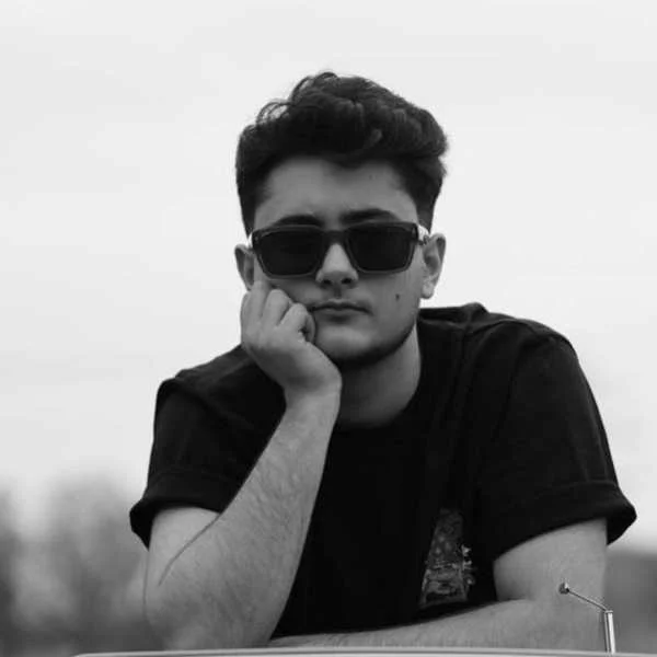 دانلود آهنگ همیشه توی دل من میمونه جاتو دیوونه دانلود آهنگ همیشه توی دل من میمونه جاتو دیوونه