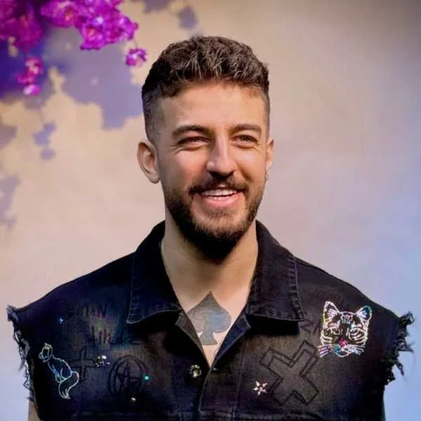 دانلود آهنگ ﺧﺸﺎب ﻗﺮﺻﻢ ﺧﺎﻟﻰ ﺧﺸﺎب ﻛﻠﺘﻢ ﭘﺮ