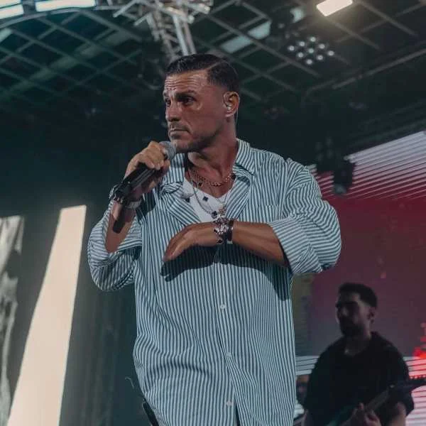 دانلود آهنگ بالاخره دیدی که کی رو تو فیریکه