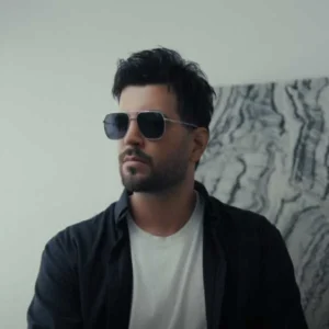 آهنگ آصف آریا پیشت آرومم