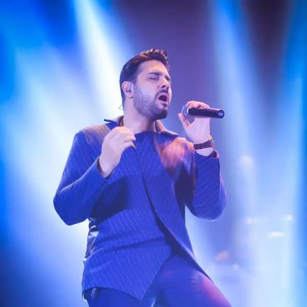 دانلود آهنگ دﻳﻮوﻧﻢ دﻳﻮوﻧﻢ دﻳﻮوﻧﻪ ﺣﺎل اﻣﺸﺒﻤﻮ ﺟﺰ ﺗﻮ ﻛﻰ ﻣﻴﺪوﻧﻪ