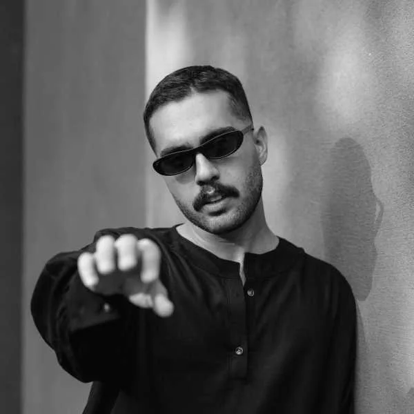 دانلود آهنگ حامیم عشقشو داری