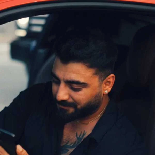 دانلود آهنگ فکرت عین سونامی خراب شده رو سرم