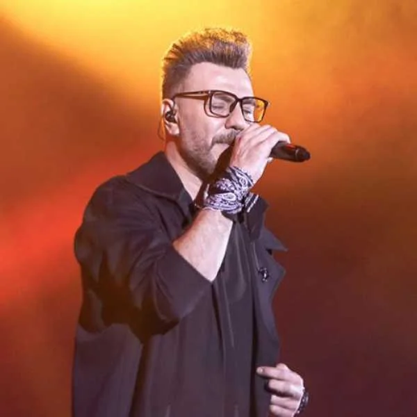 دانلود آهنگ آی آدما خبر خبر رفته عشقم سفر سفر