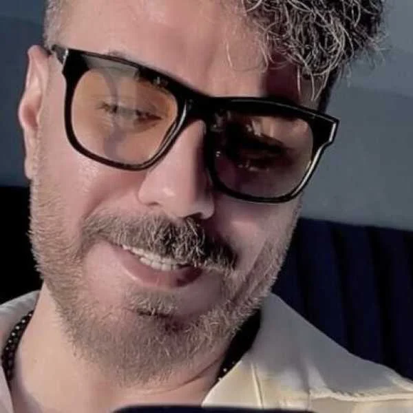 دانلود آهنگ بمیرم من شنیدم این شبا تا دم دم صبح گریه کردی