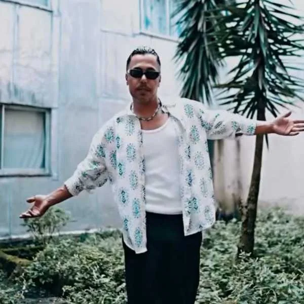 دانلود آهنگ دانوش راز