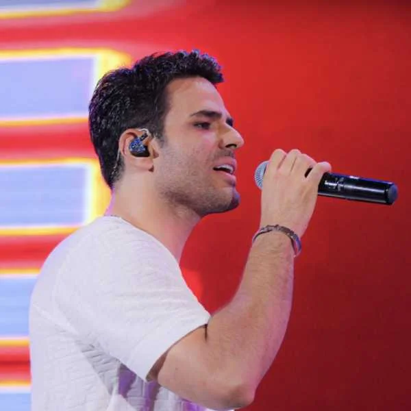 دانلود آهنگ ایوان بند حال دلم دانلود آهنگ ایوان بند حال دلم