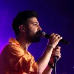 با دست خالیم تورا گرفتم و رها نکردم