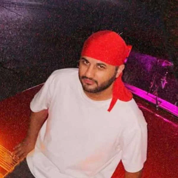 دانلود آهنگ نمیزاره بکنم من ماچش