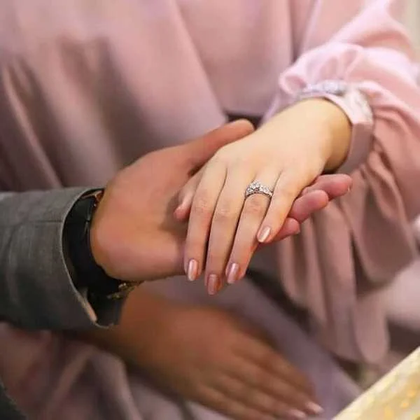 دانلود آهنگ خیلی دوست داشتم دستای تو مال من باشه