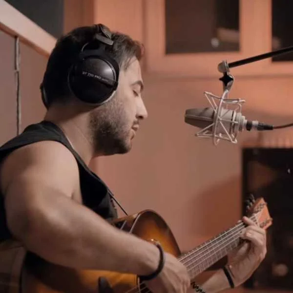 دانلود آهنگ دل به دریا زده بودم که براش ماهی بیارم دانلود آهنگ دل به دریا زده بودم که براش ماهی بیارم